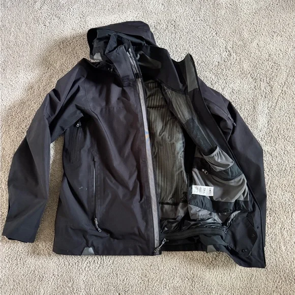 Men's Patagonia Ski Jacket - Picture 3 of 4